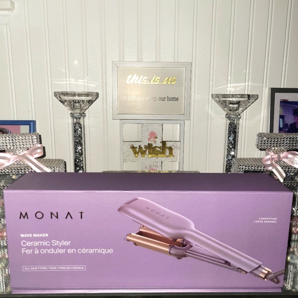 NWOT ceramic Wave Styler from Monat🩷